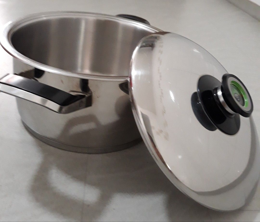 AMC pressure cooker 5.2 litre, Furniture & Home Living, Kitchenware