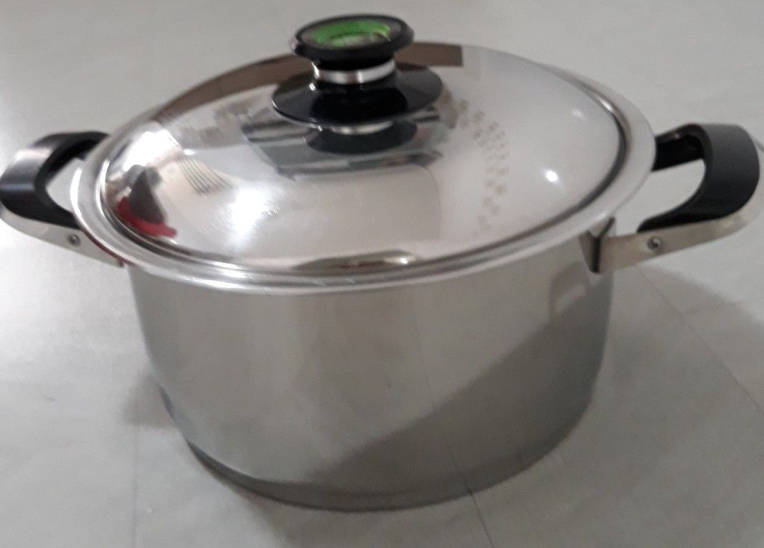 AMC pressure cooker 5.2 litre, Furniture & Home Living, Kitchenware