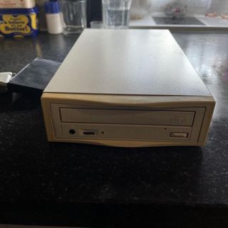 amiga cd rom drive scsi with squirrel interface tested working for a 600 or 1200