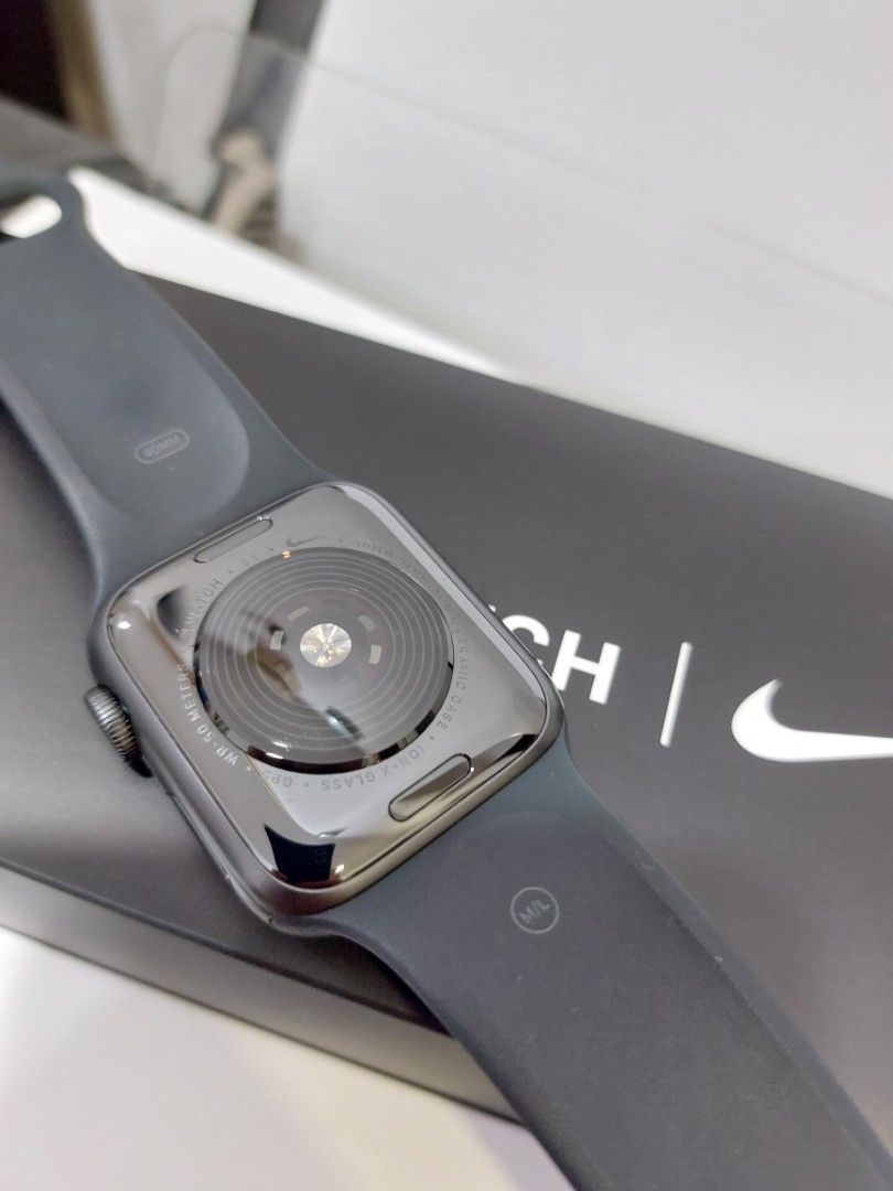 Apple watch se sales nike 40mm aluminium case