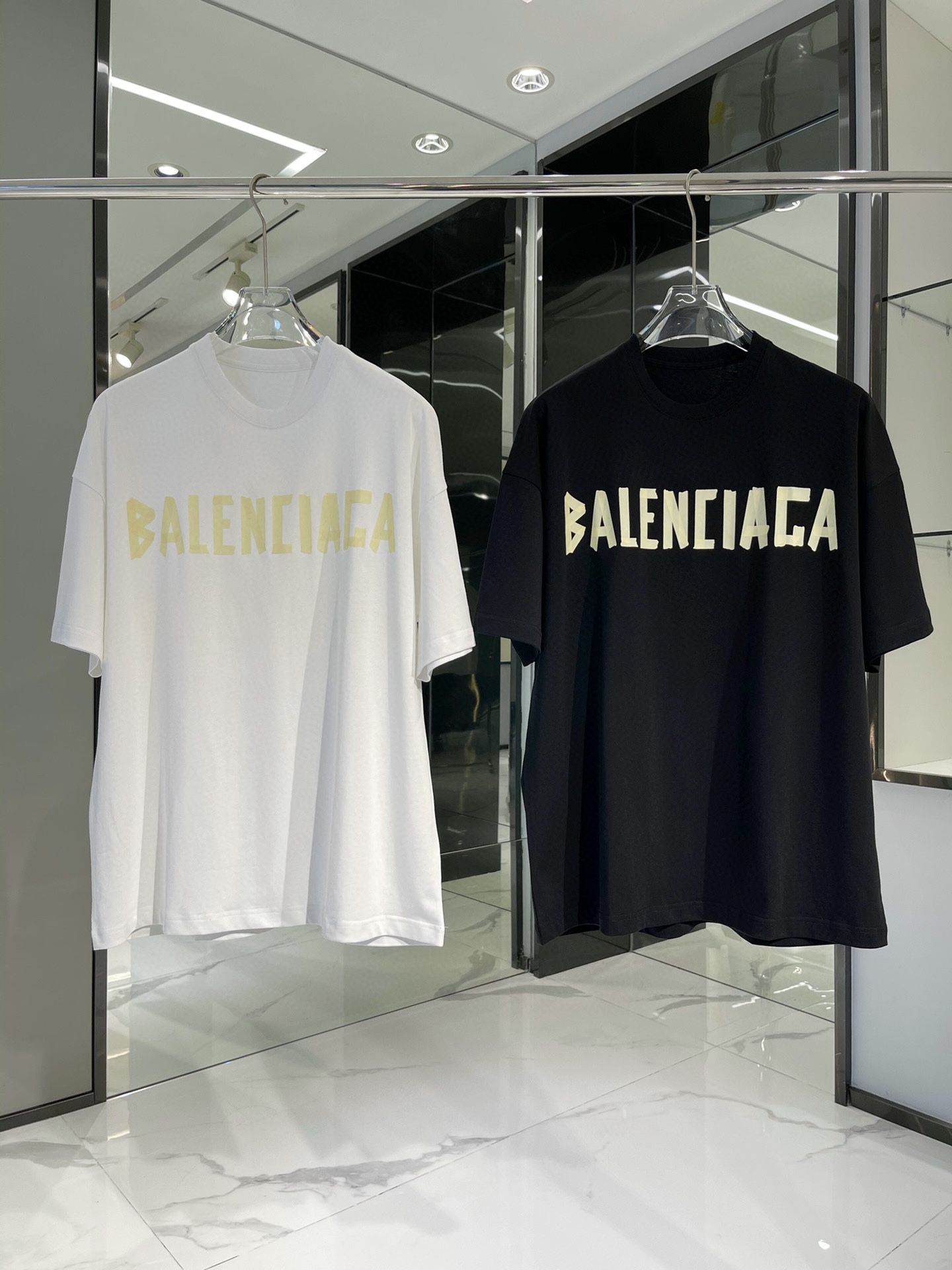 新品未使用新品未使用BALENCLAGA バレンシアガ Tape Type T シャツ T