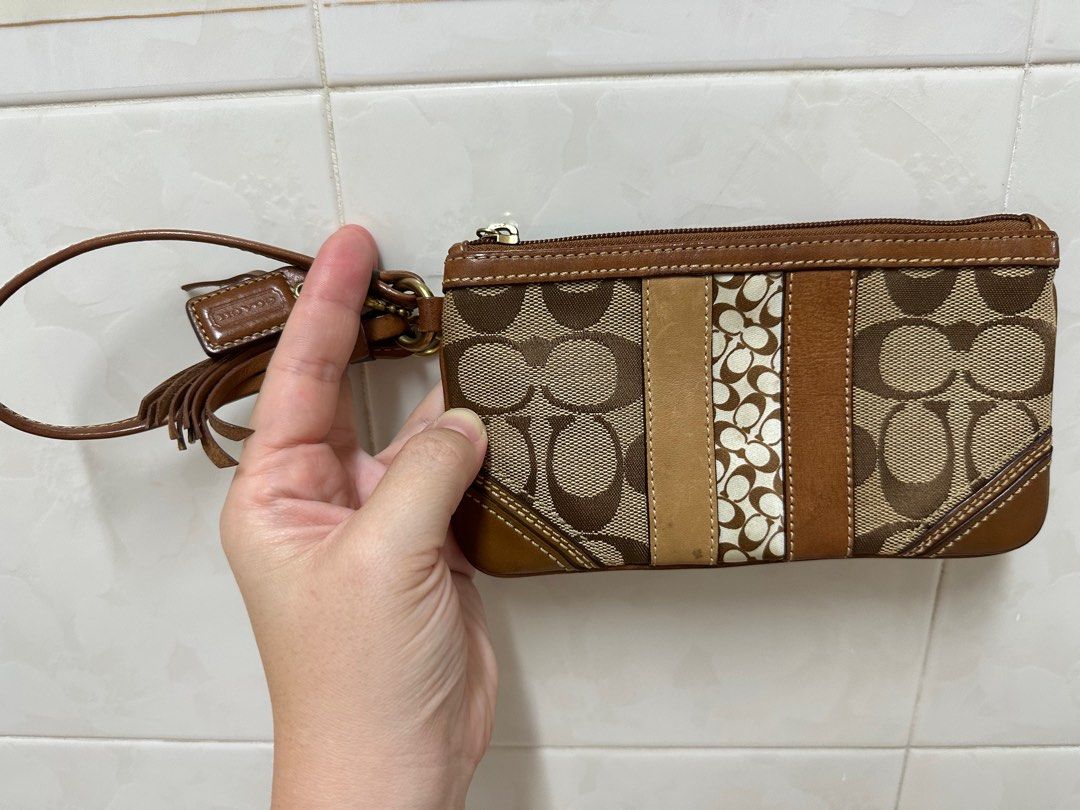 Coach wrist 2025 pouch