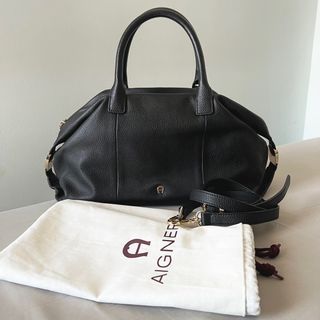 authentic excellent Aigner Bag Black Ghw with dustbag