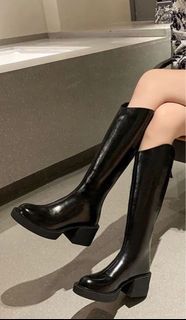 Black cowboy boots size 5 