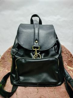(Category: ) located in . Submitted by Jahs_Bags (Listing ID 1208070214, Image 1). Description: .