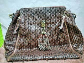(Category: ) located in . Submitted by Jahs_Bags (Listing ID 1208071527, Image 1). Description: .