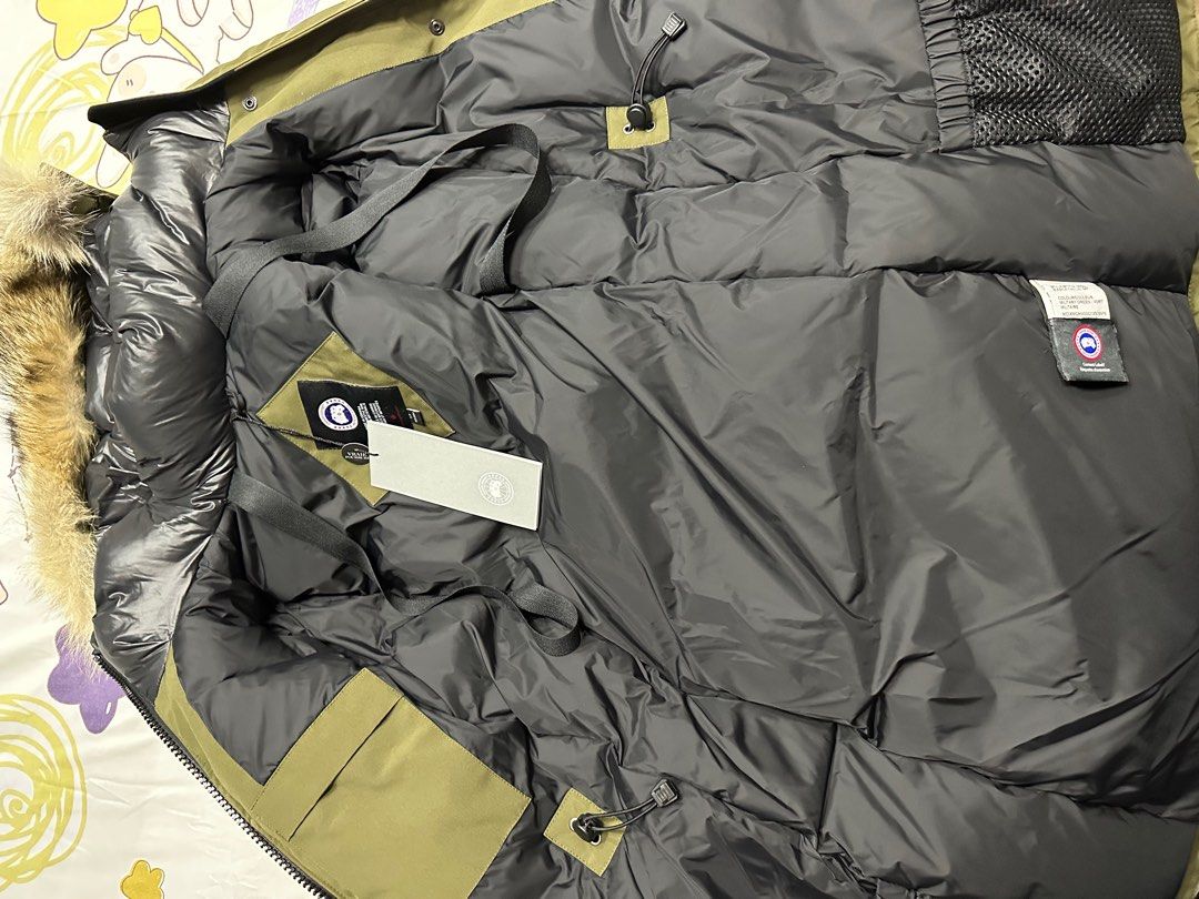Canada goose jacket / parka women (Category: Coats, Jackets and Outerwear) located in Singapore. Submitted by got2cents (Listing ID 1208233581, Image 5). Description: Brand new , bought in late Dec 2022 in helsinki stockmann 100 percent authentic.