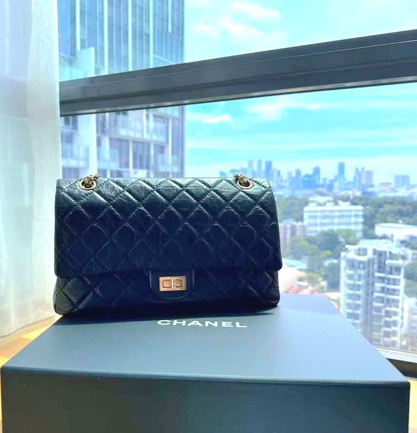 Chanel 2.55 top reissue medium