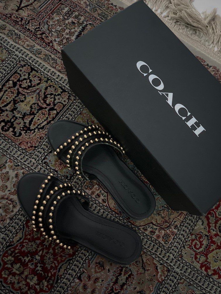 Coach isa sandal shop