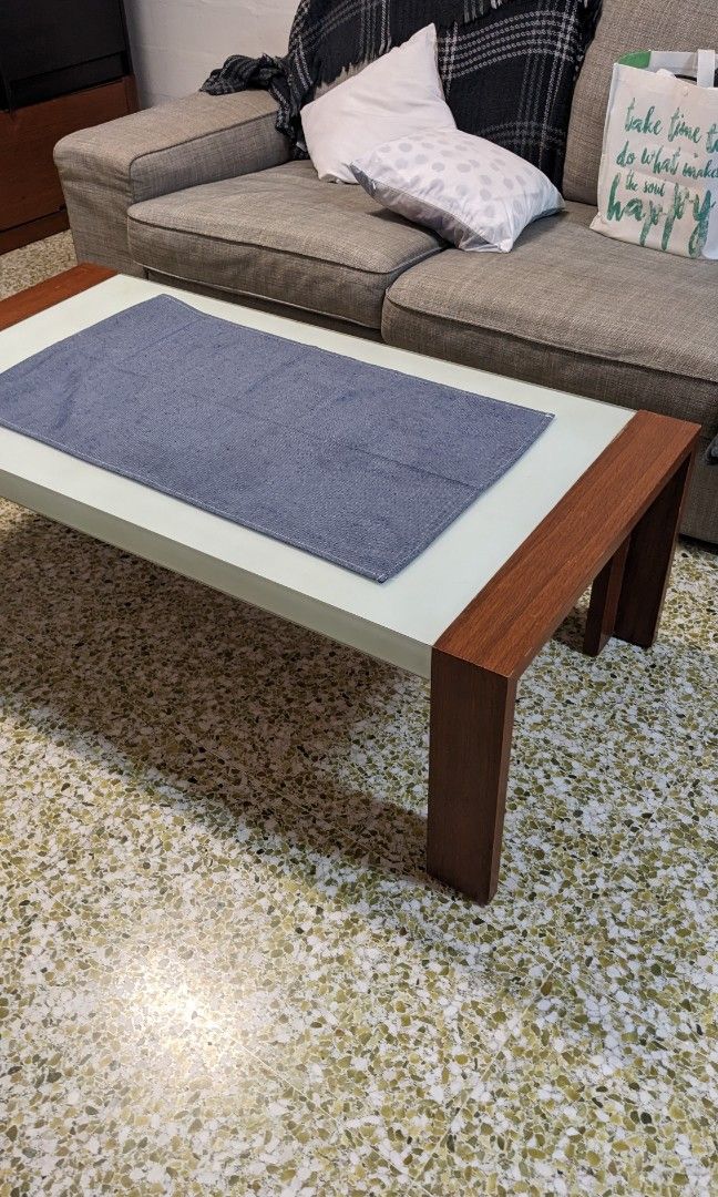 Coffee Table (Category: Tables & Sets) located in Singapore. Submitted by jess_jljx (Listing ID 1208200461, Image 1). Description: slight crack in the side but sturdy and usable.