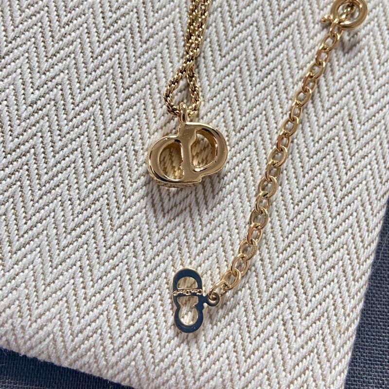 Dior CD LOGO classic, Women's Fashion, Jewelry & Organisers, Necklaces ...