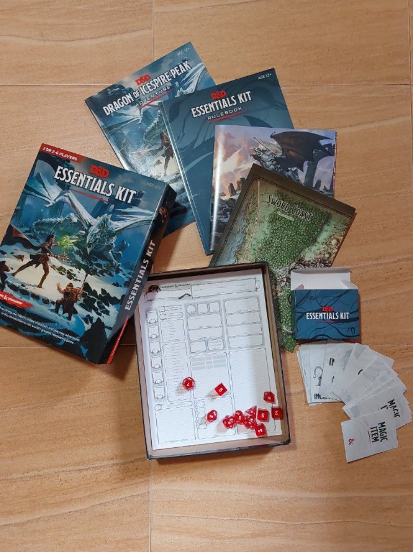 Dungeons & Dragons Starter Kit and Essentials Kit, Hobbies & Toys, Toys