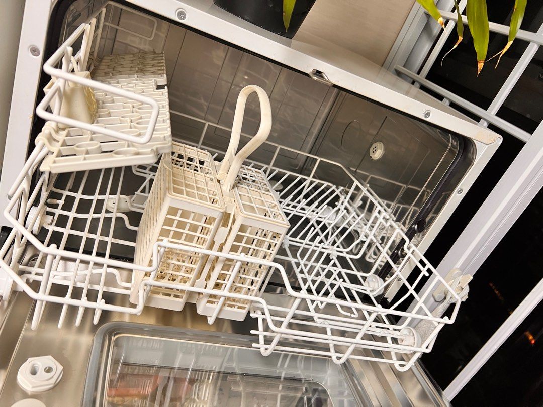 Electrolux dishwasher, TV & Home Appliances, Kitchen Appliances