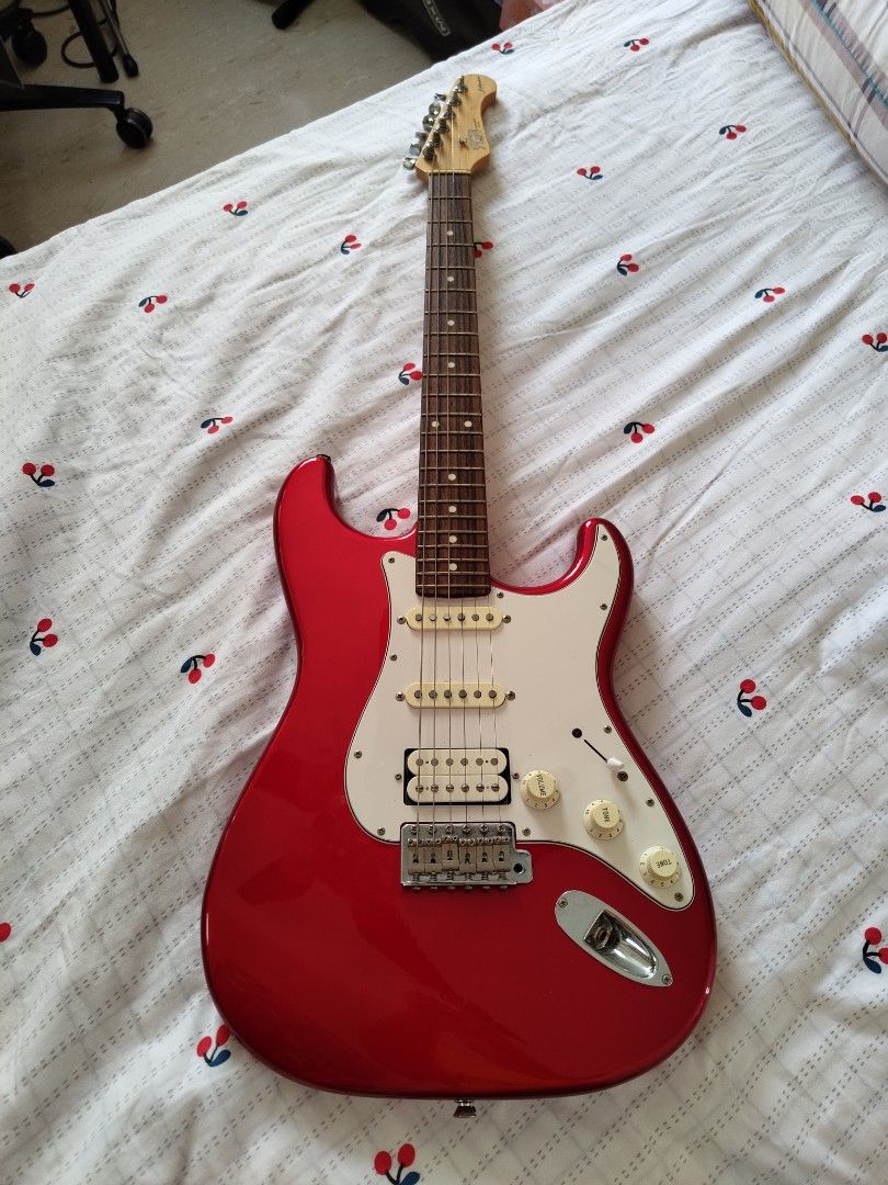 FGN Fujigen J Standard Stratocaster, Hobbies & Toys, Music & Media 