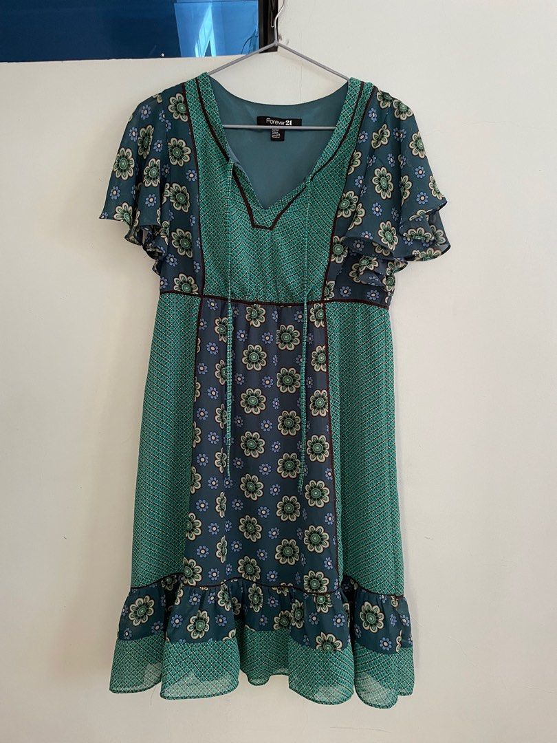 Forever21 Green Boho Dress (Category: Dresses) located in Taguig. Submitted by adethmae (Listing ID 1208146325, Image 1). Description: Preloved Forever21 Green Boho Dress Size: Medium For sale for only 350pesos RFS: Decluttering PM for other details Shipping c/o buyer J&T, LBC, Grab, Lalamove.