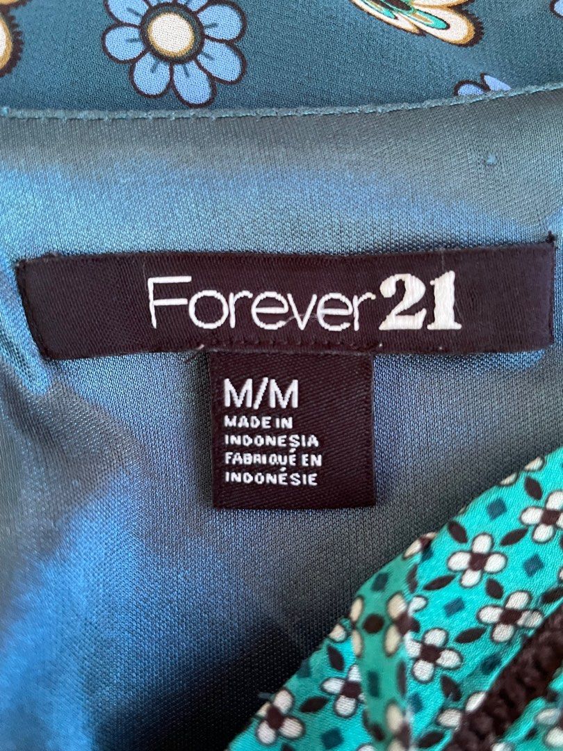 Forever21 Green Boho Dress (Category: Dresses) located in Taguig. Submitted by adethmae (Listing ID 1208146325, Image 3). Description: Preloved Forever21 Green Boho Dress Size: Medium For sale for only 350pesos RFS: Decluttering PM for other details Shipping c/o buyer J&T, LBC, Grab, Lalamove.