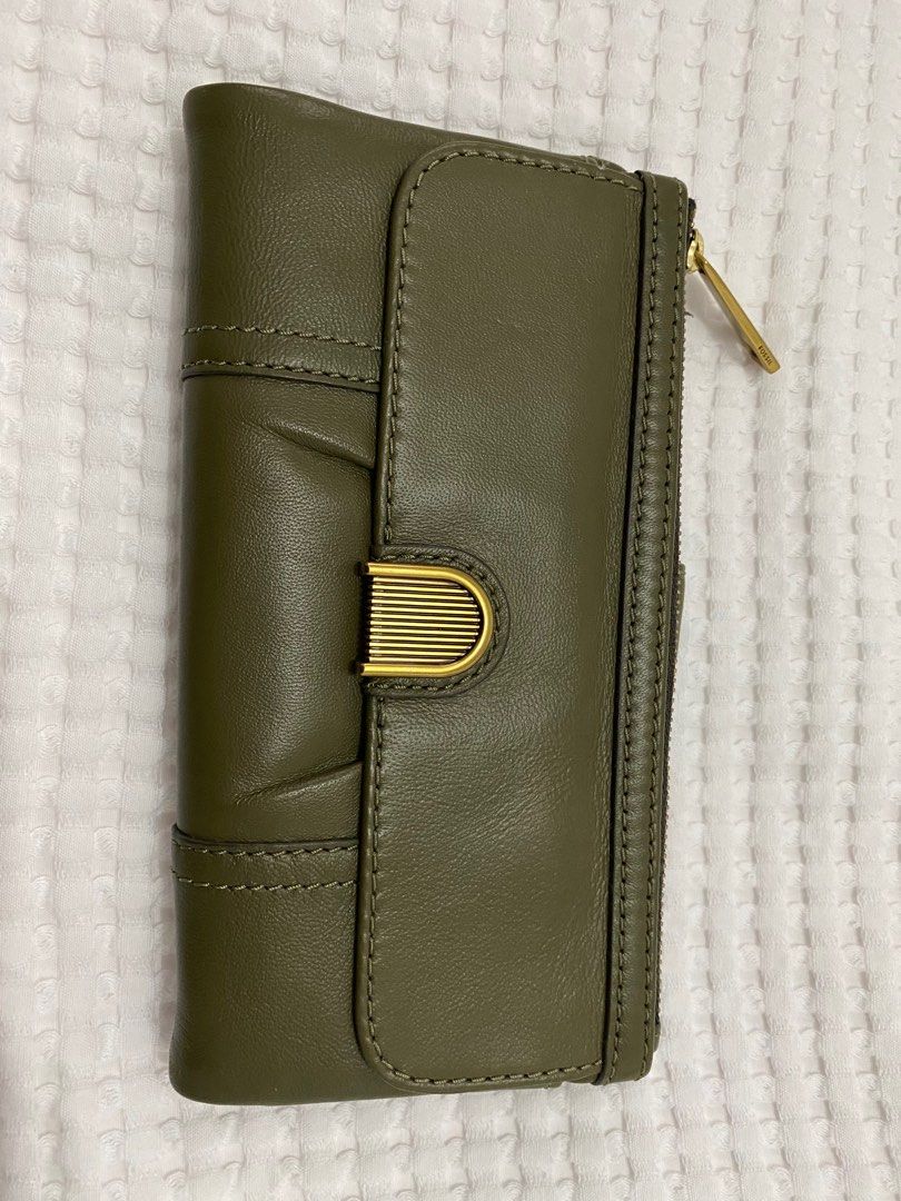 Fossil Cora Clutch, Luxury, Bags & Wallets on Carousell