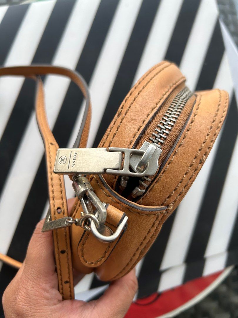 Fossil round bag top