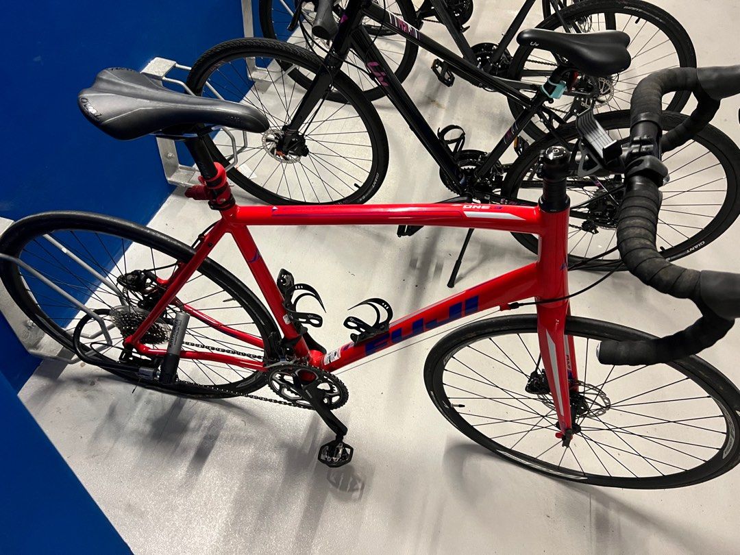 Fuji road bike, Sports Equipment, Bicycles & Parts, Bicycles on Carousell