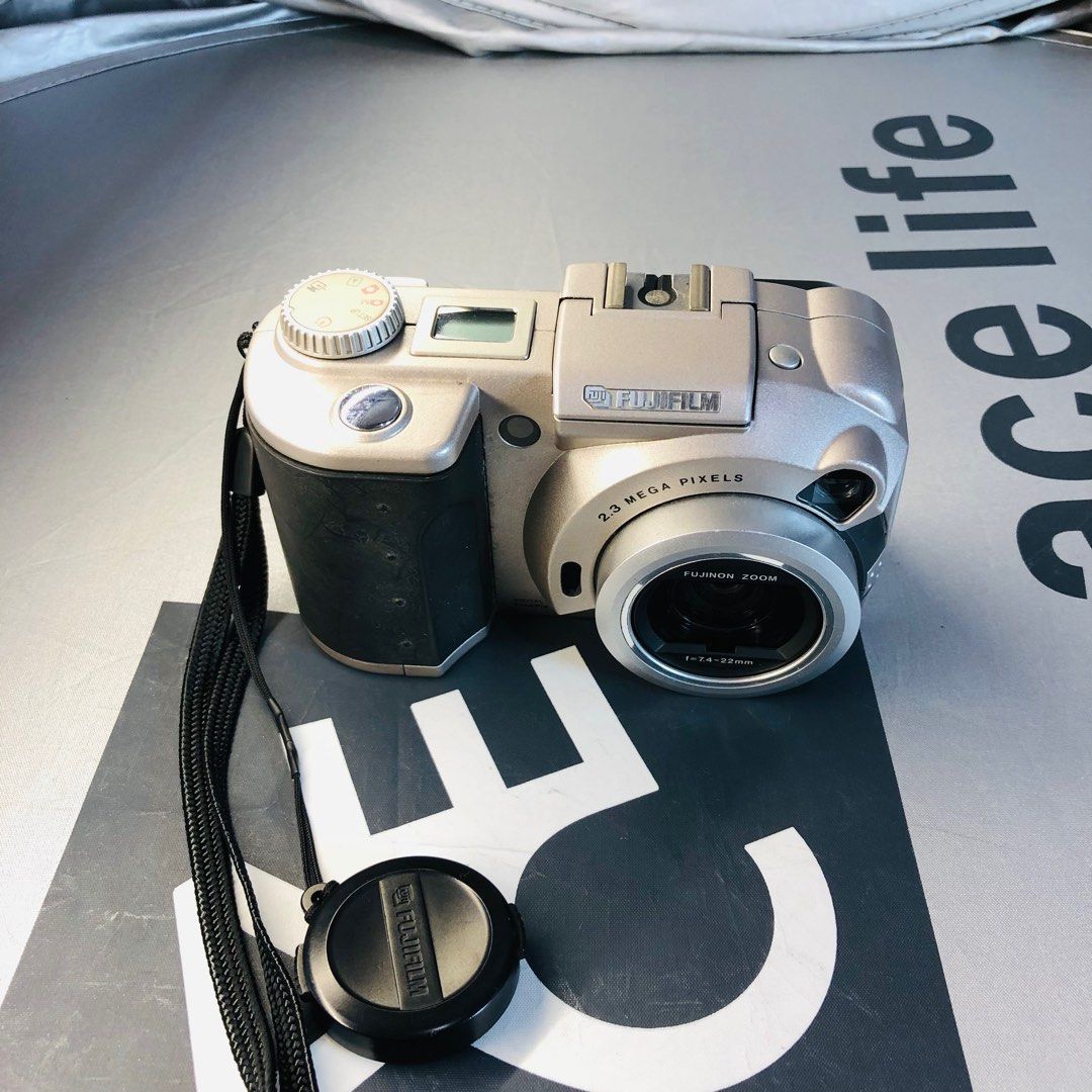 Fujifilm Finepix 2900Z digital camera