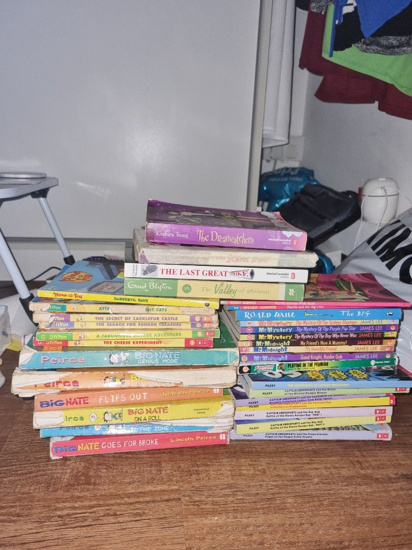 giving Books away, Hobbies & Toys, Books & Magazines, Textbooks on