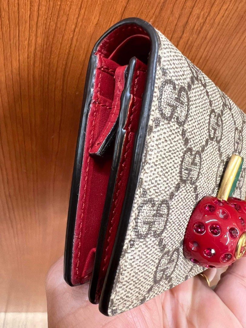 Gucci GG Supreme Card Case with Cherries in Beige –