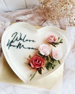 Heart Shaped Floral Artisanal Cake for Mothers
