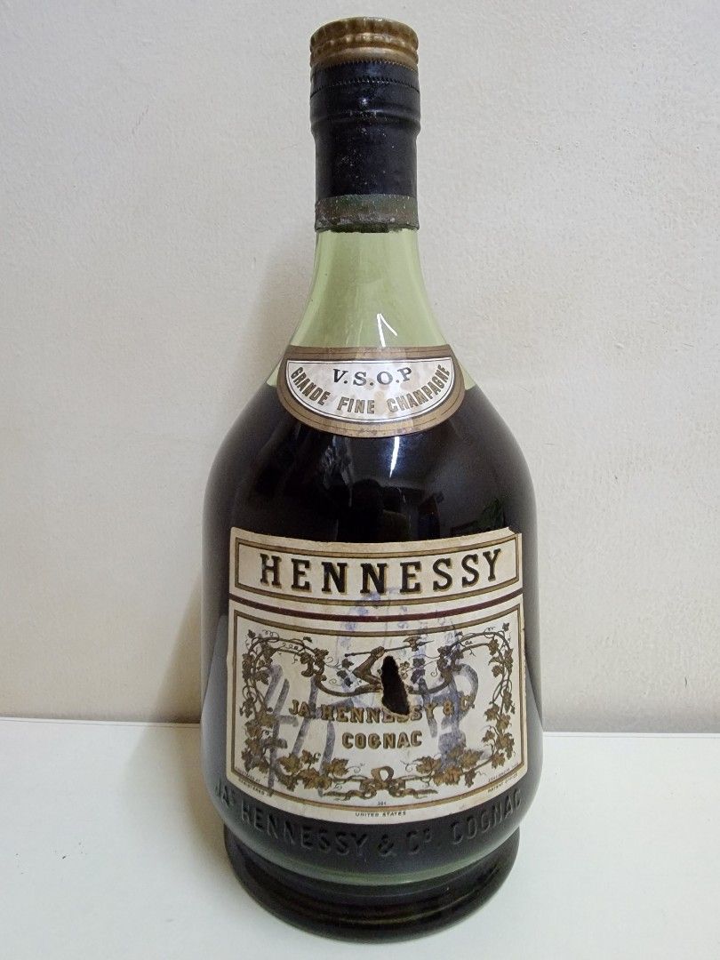 リシャールヘネシー。バカラ空き瓶。 ヘネシーリシャール バカラ製