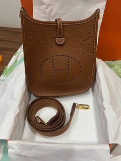🆕 AUTHENTIC HERMES EVELYNE PM ETOUPE CLEMENCE IN GOLD HARDWARE, Luxury,  Bags & Wallets on Carousell