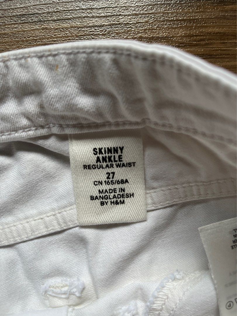 H&M white skinny jeans regular waist (Category: Jeans) located in Marikina City. Submitted by m.wardrobeph (Listing ID 1208218749, Image 2). Description: H&M skinny ankle regular waist white jeans. Size is 27 inches..
