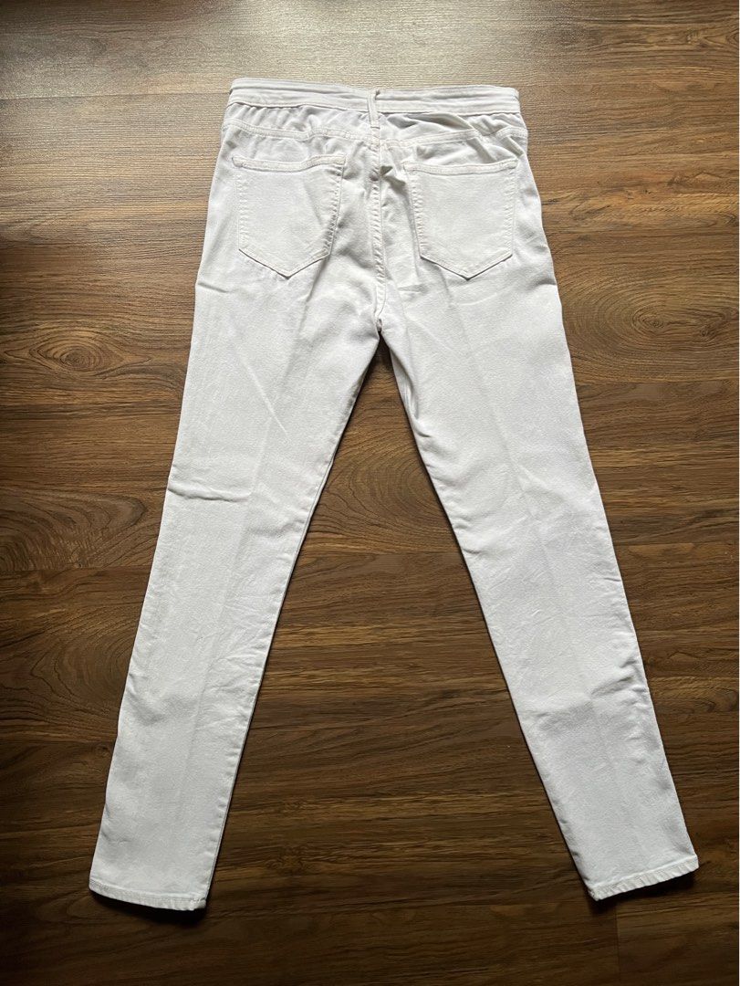 H&M white skinny jeans regular waist (Category: Jeans) located in Marikina City. Submitted by m.wardrobeph (Listing ID 1208218749, Image 3). Description: H&M skinny ankle regular waist white jeans. Size is 27 inches..