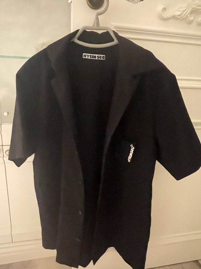 Hyein Seo black top, 他的時尚, 上身及套裝, T恤和Polo衫在旋轉拍賣