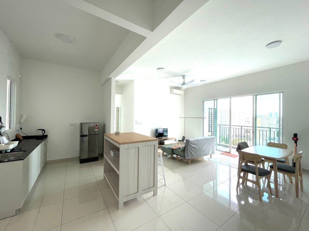 Imperial Residences Middle Room with Carpark, Property, Rentals on Carousell