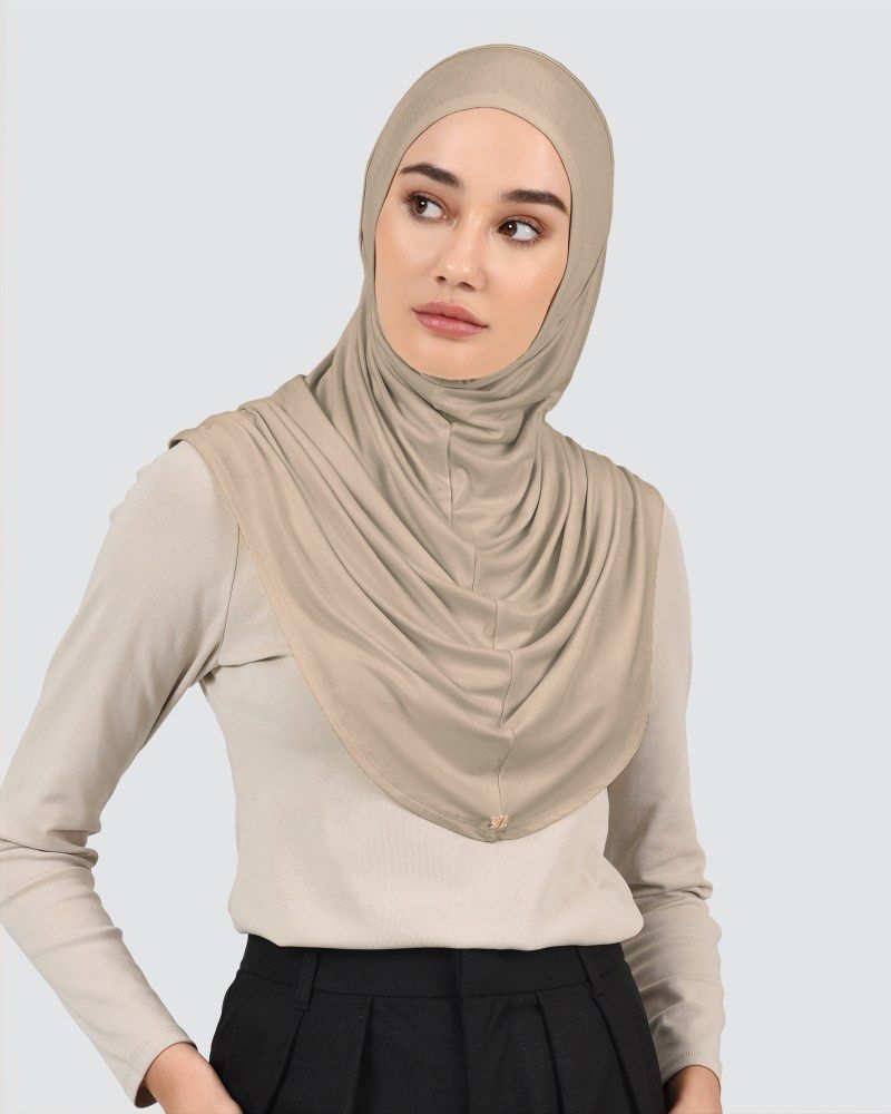 sophia instant naelofar hijab