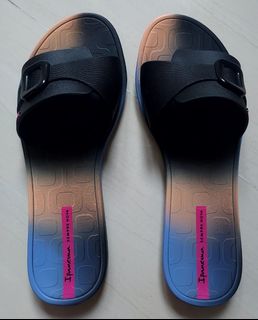 (Category: ) located in . Submitted by ms.adidas (Listing ID 1208150825, Image 1). Description: .