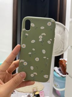 iphone xr flower daisy phone case green sage