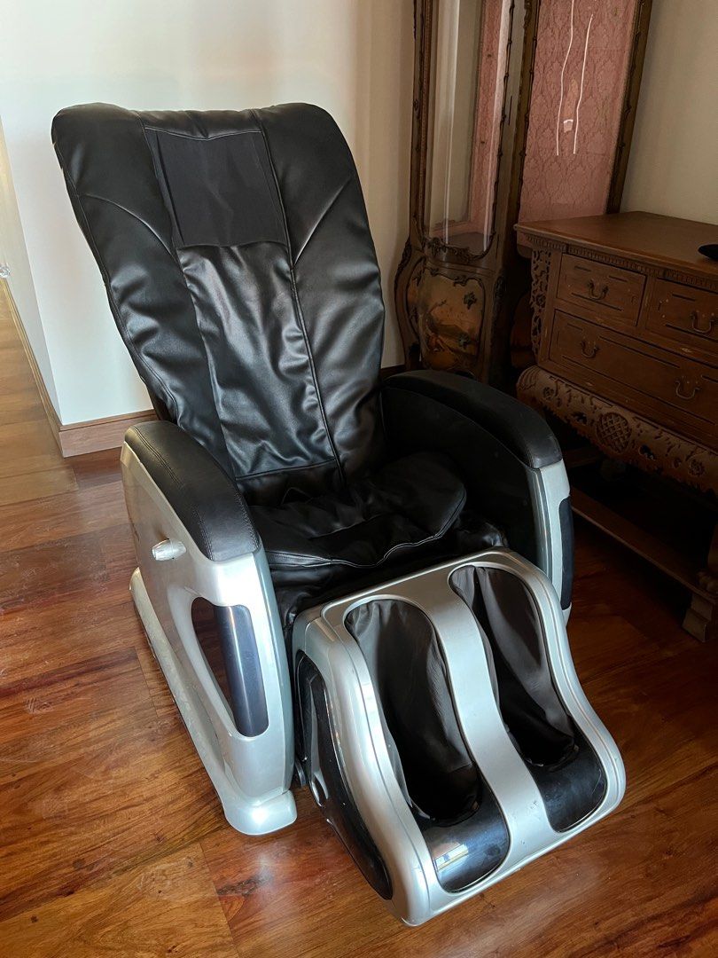 Isukoshi Massage Chair, Health & Nutrition, Massage Devices on Carousell