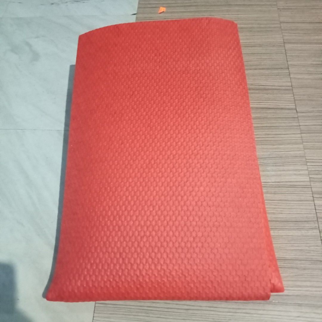 Japan Exercise Mat (Category: Exercise Mats) located in Malolos. Submitted by laxada_japan.surplus (Listing ID 1208218128, Image 2). Description: 🥳🥳🥳SUPER SALE🥳🎉🎉 ✅Japan Surplus ✅ Orange color ✅ foldable ✅ Very Good condition ✅ 32 x 32 in ✅No cancellation.