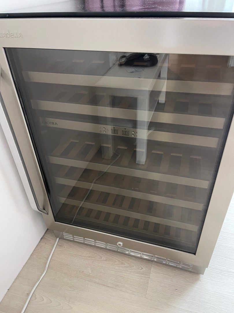 Kadeka wine fridge, TV & Home Appliances, Kitchen Appliances, Wine