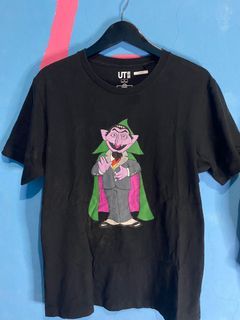 Kaos Uniqlo x Kaws Sesame Street