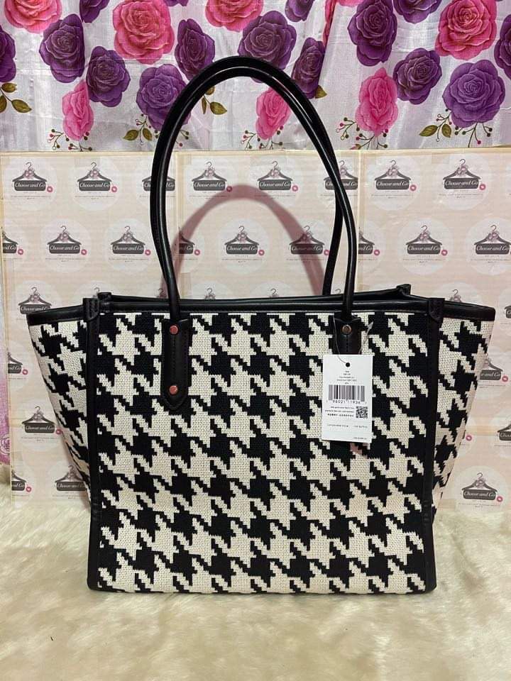 Kate Spade Houndstooth Tote Bag, Women's Fashion, Bags & Wallets, Tote Bags  on Carousell