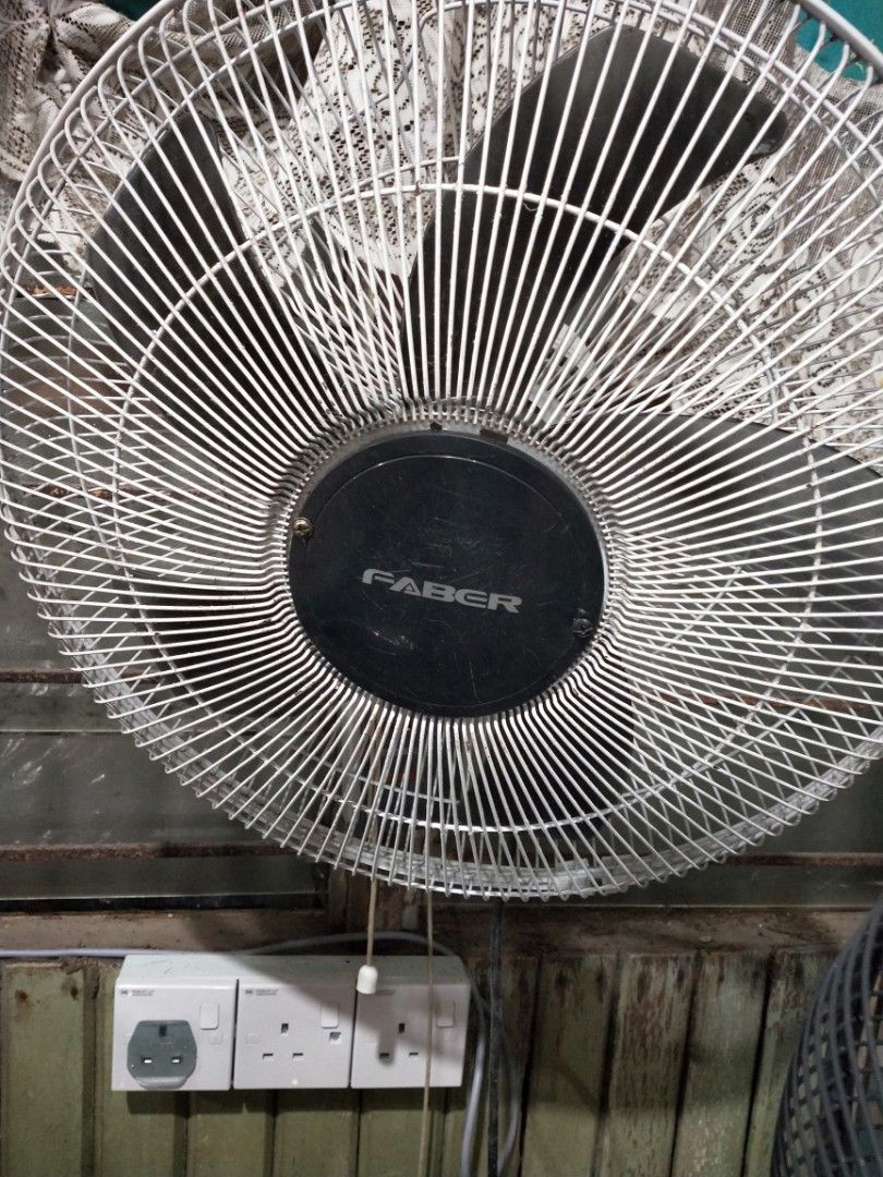 Kipas Dinding Secondhand Jenama TH & Crown Saiz 16 inchi, Looking For