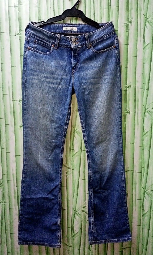 Levi's 526 Slender Boot Cut (flair pants), Women's Fashion, Bottoms, Jeans  on Carousell
