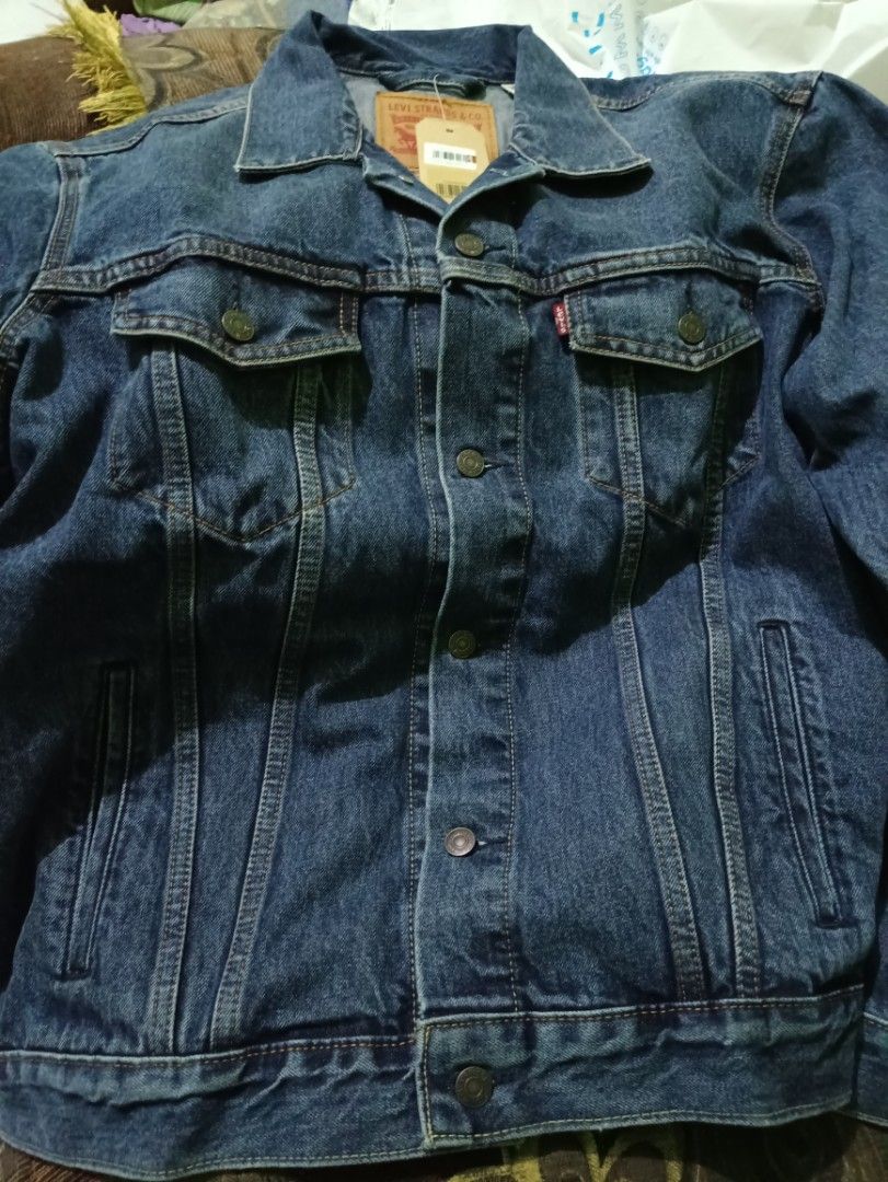 Levis mugito sale