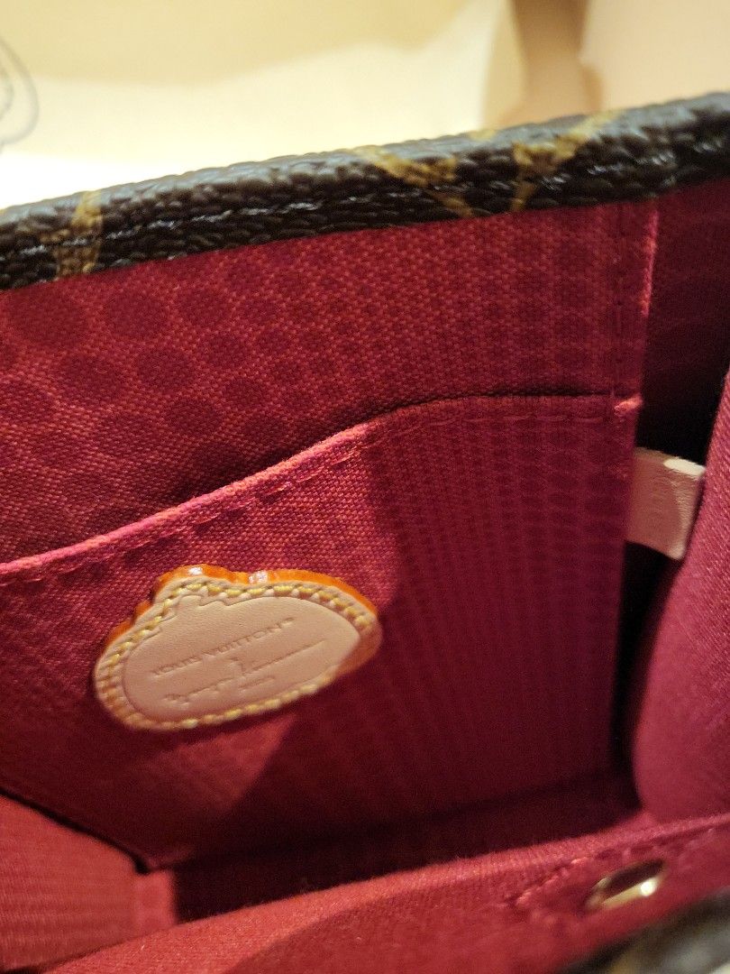 Louis Vuitton Petite Sac Plat . Thoughts , What Fits , Mod Shots 