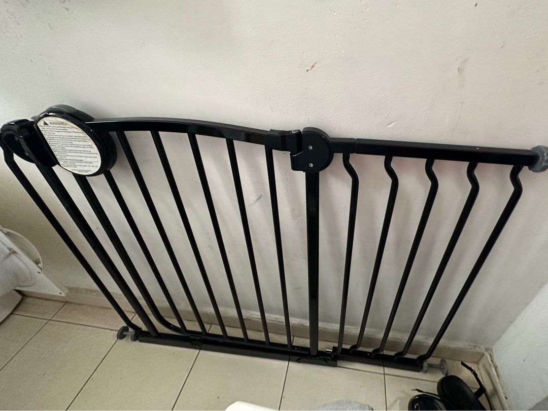 Lucky baby discount safety gate