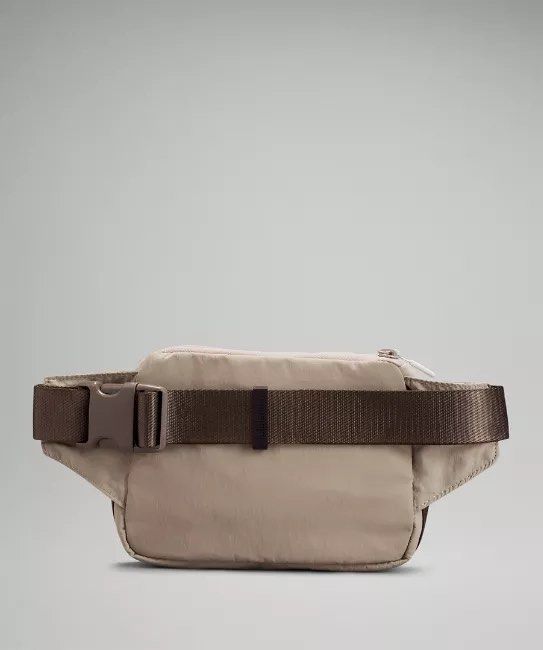 Lululemon Clean Lines Belt Bag 2L in Raw Linen/Rover