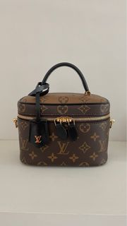 (Category: ) located in . Submitted by myfabpurses (Listing ID 1208094170, Image 1). Description: .