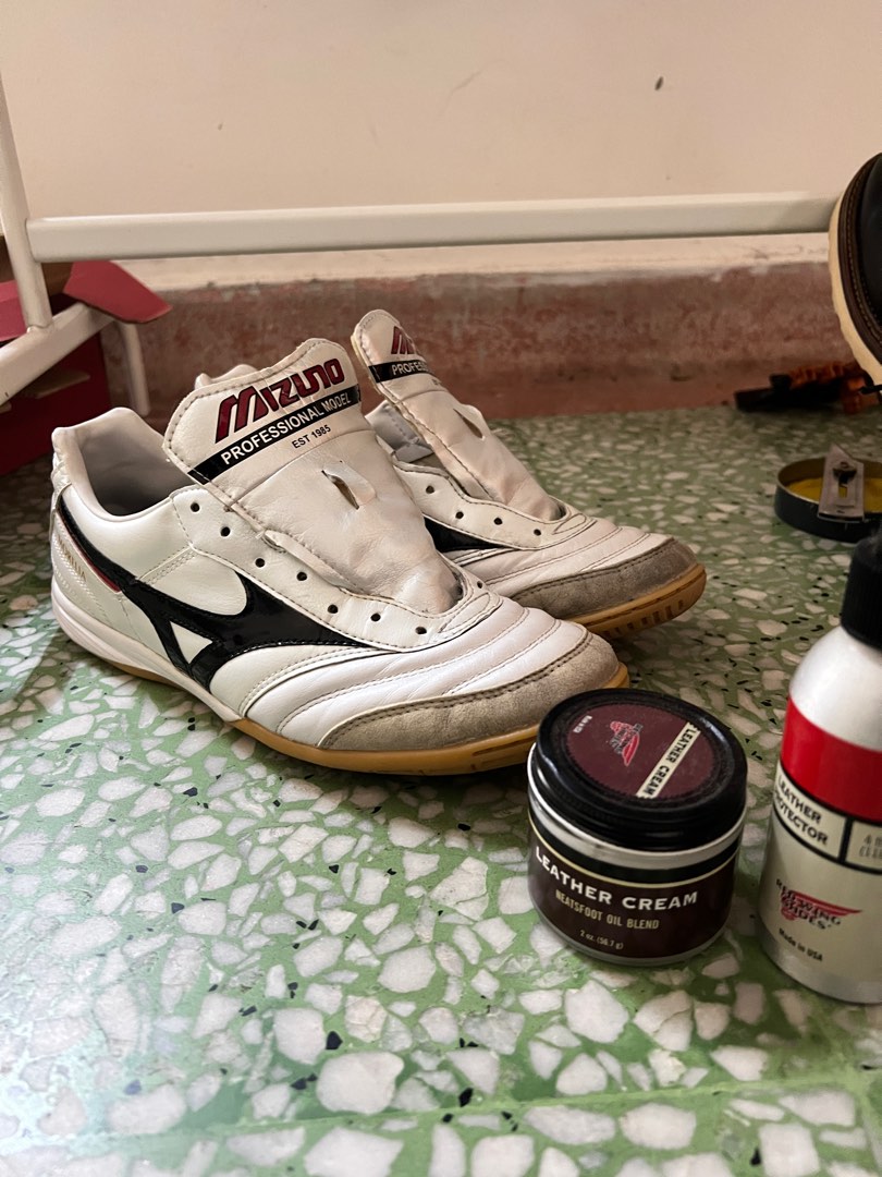 Mizuno morelia indoor hotsell