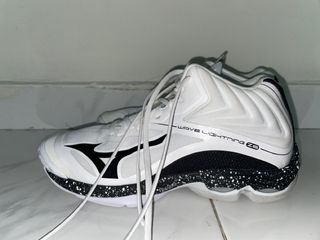 Mizuno wave lightning hotsell z5 mid black